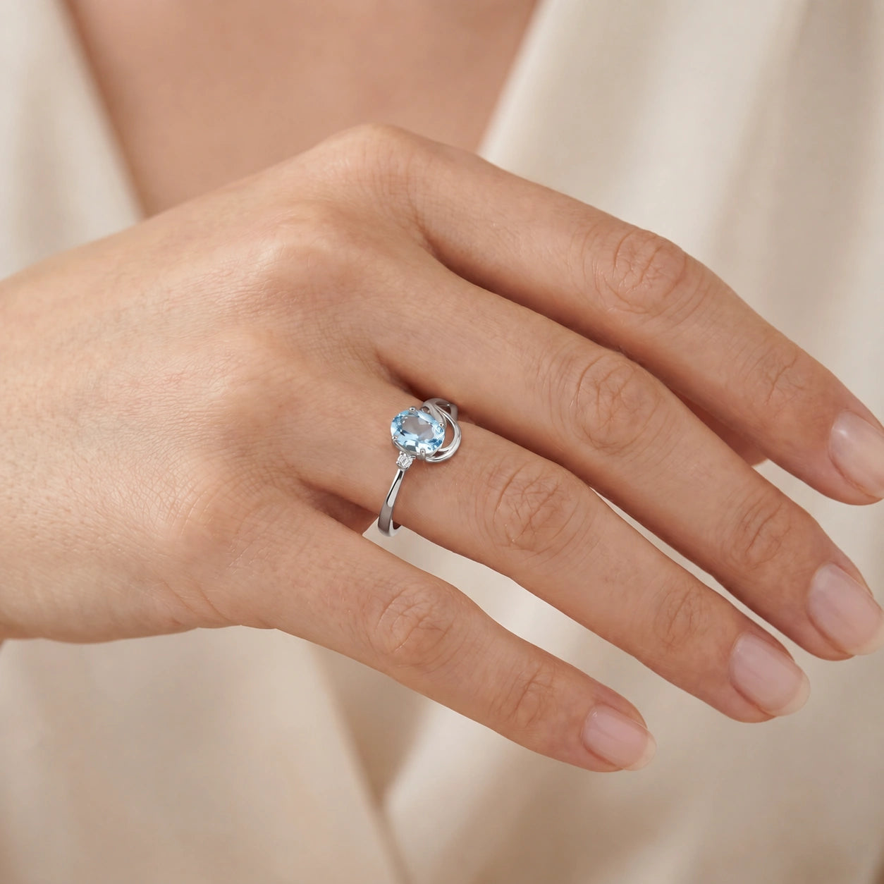 White Gold Diamond & Aquamarine — Fiorina