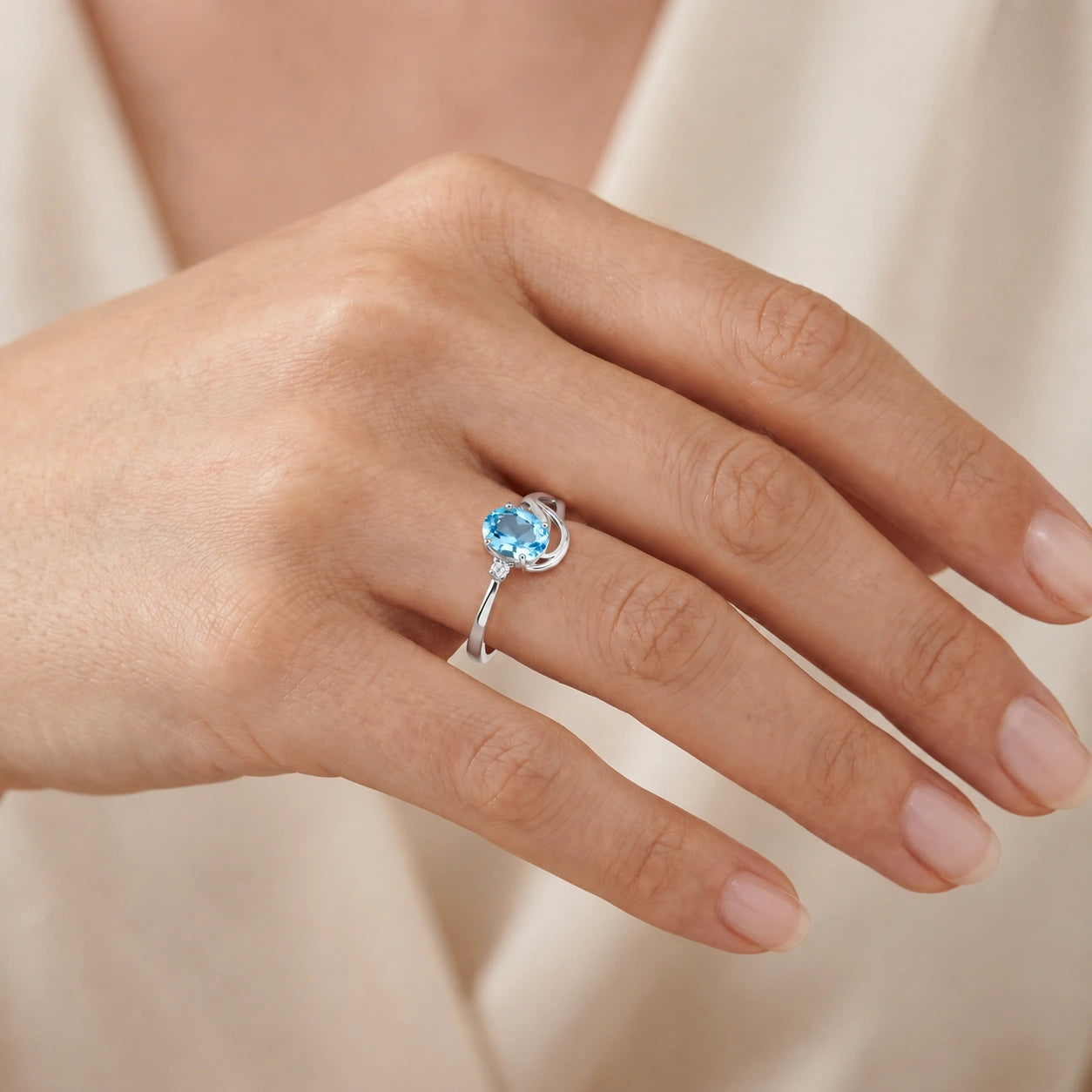 White Gold Diamond & Blue Topaz — Fiorina