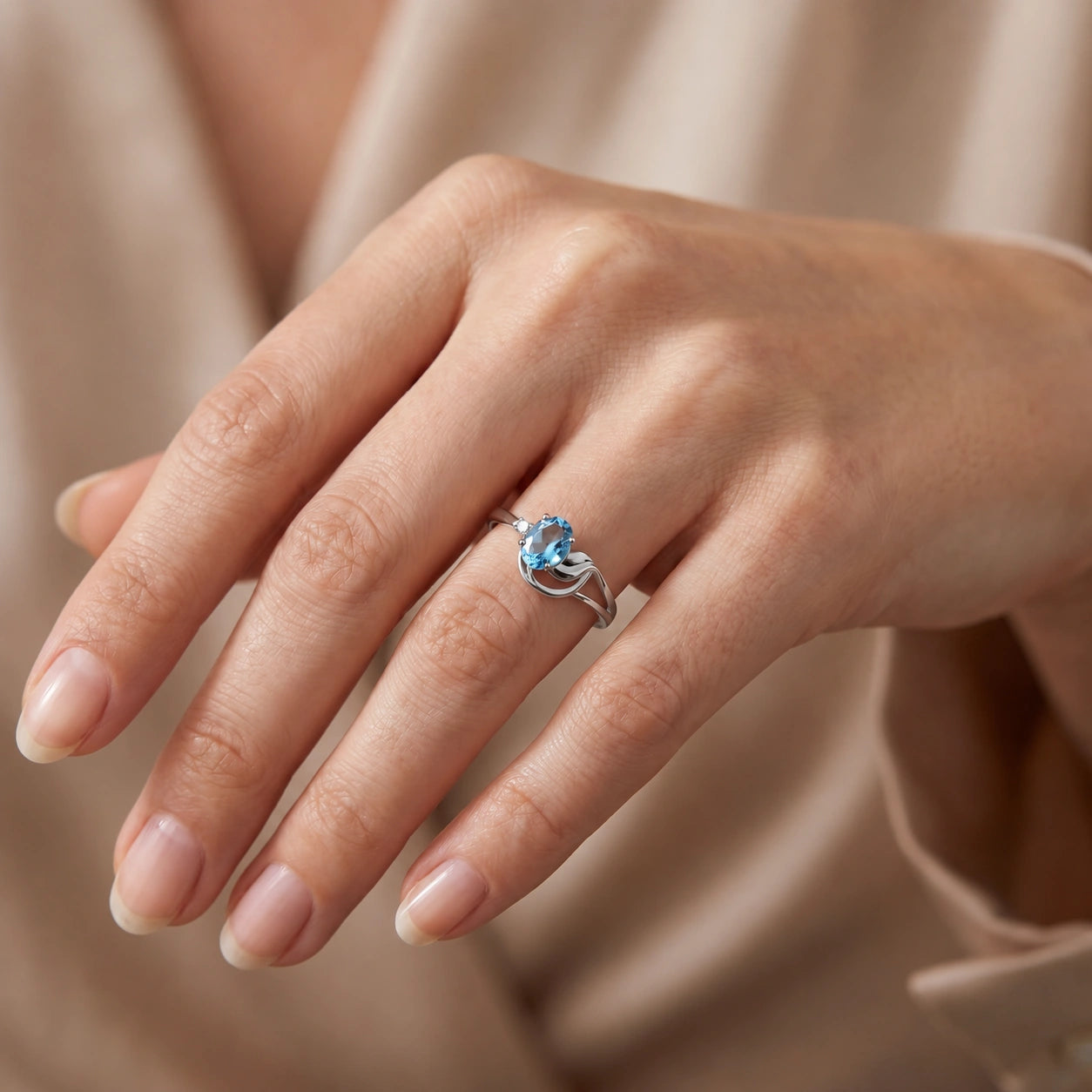 White Gold Diamond & Blue Topaz — Fiorina