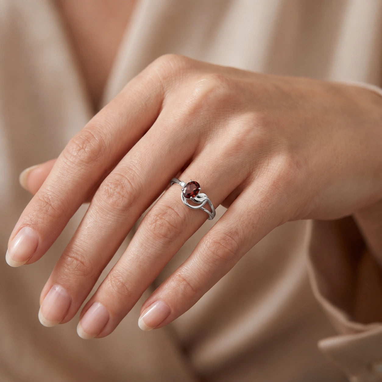 White Gold Diamond & Garnet — Fiorina