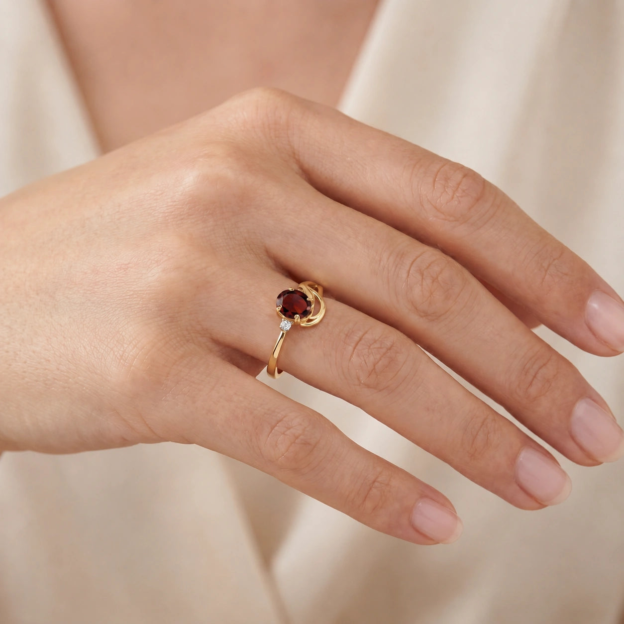 Yellow Gold Diamond & Garnet — Fiorina