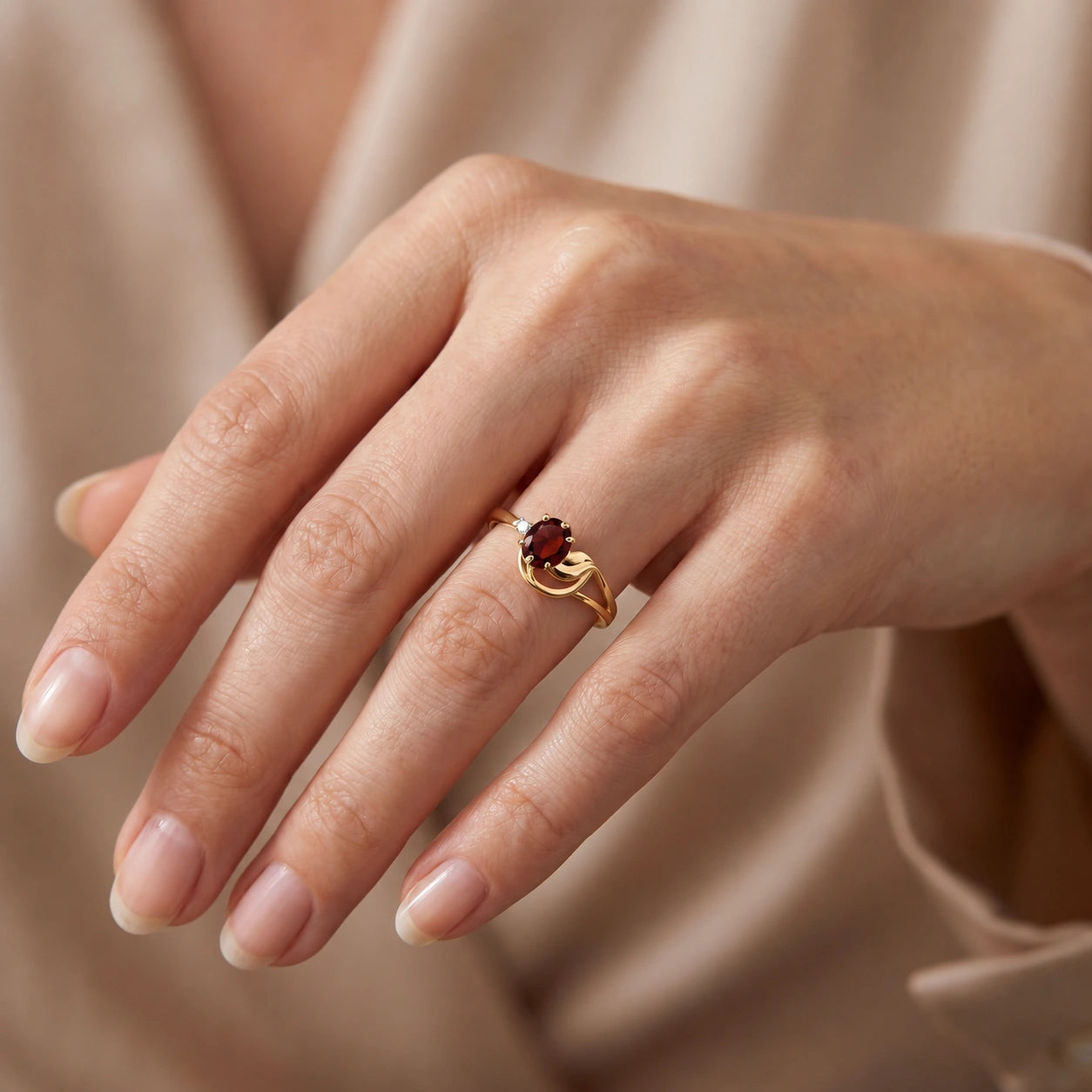 Yellow Gold Diamond & Garnet — Fiorina
