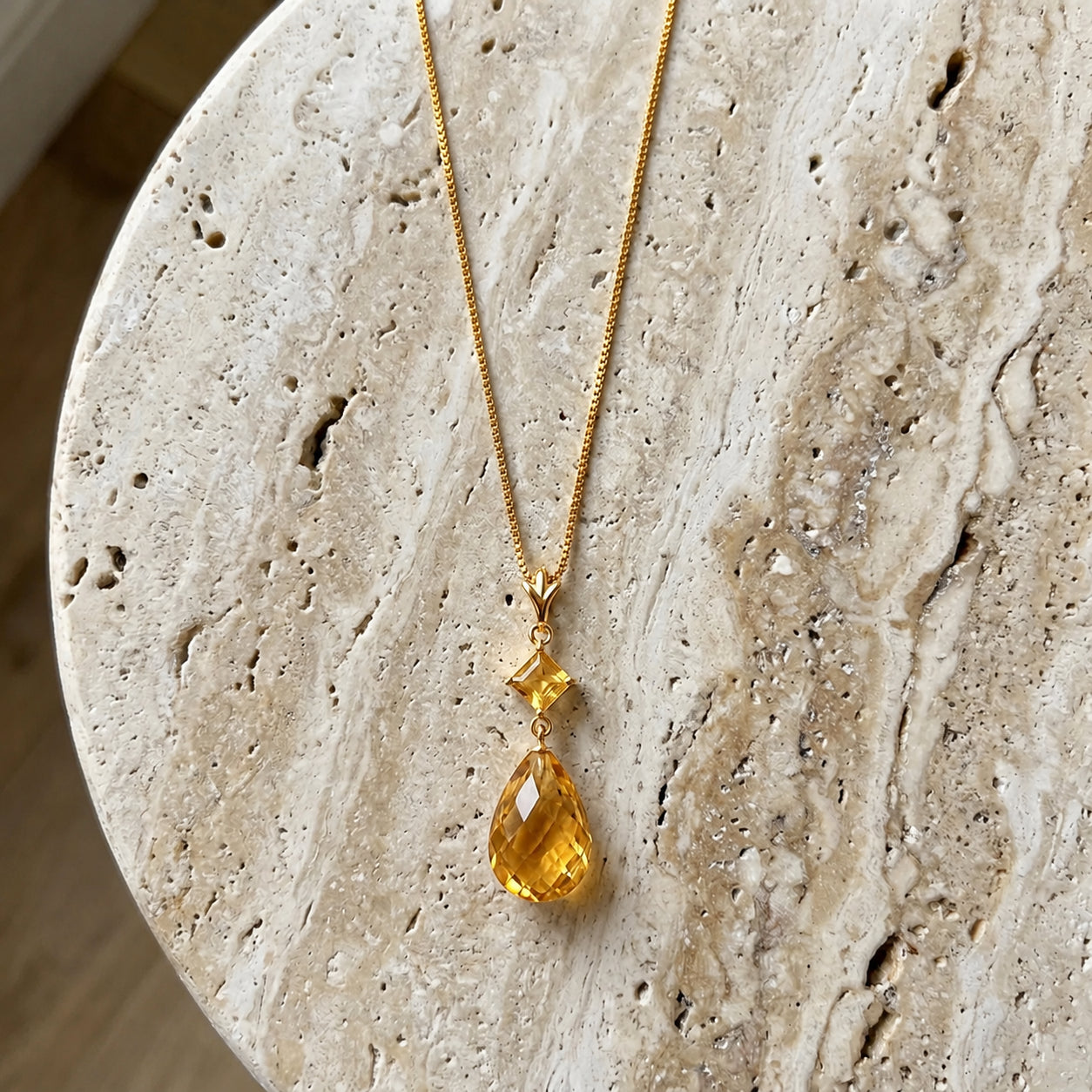 Yellow Gold Pendant Necklace Citrine 10K — Saveria