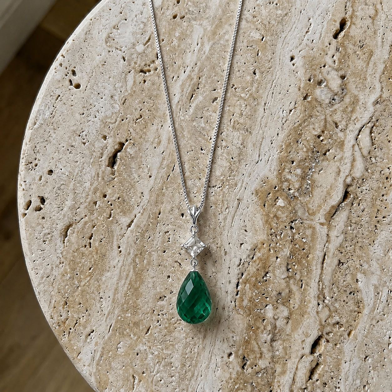 White Gold Pendant Necklace Emerald 10K — Saveria
