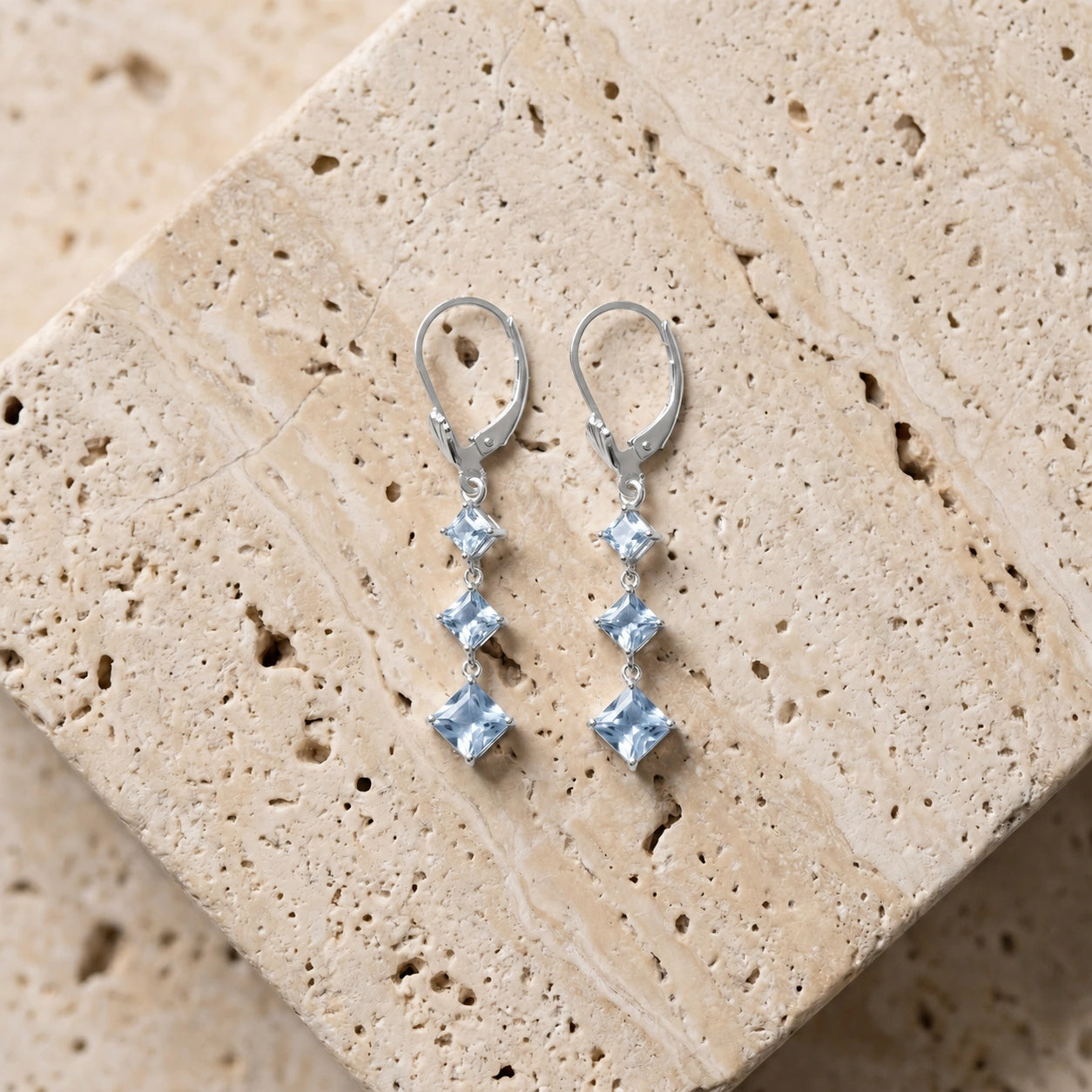 White Gold Aquamarine — Fulvietta