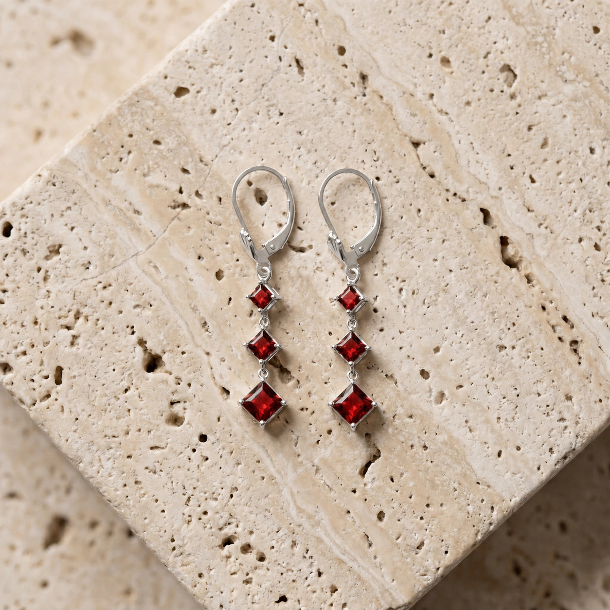 White Gold Garnet — Fulvietta