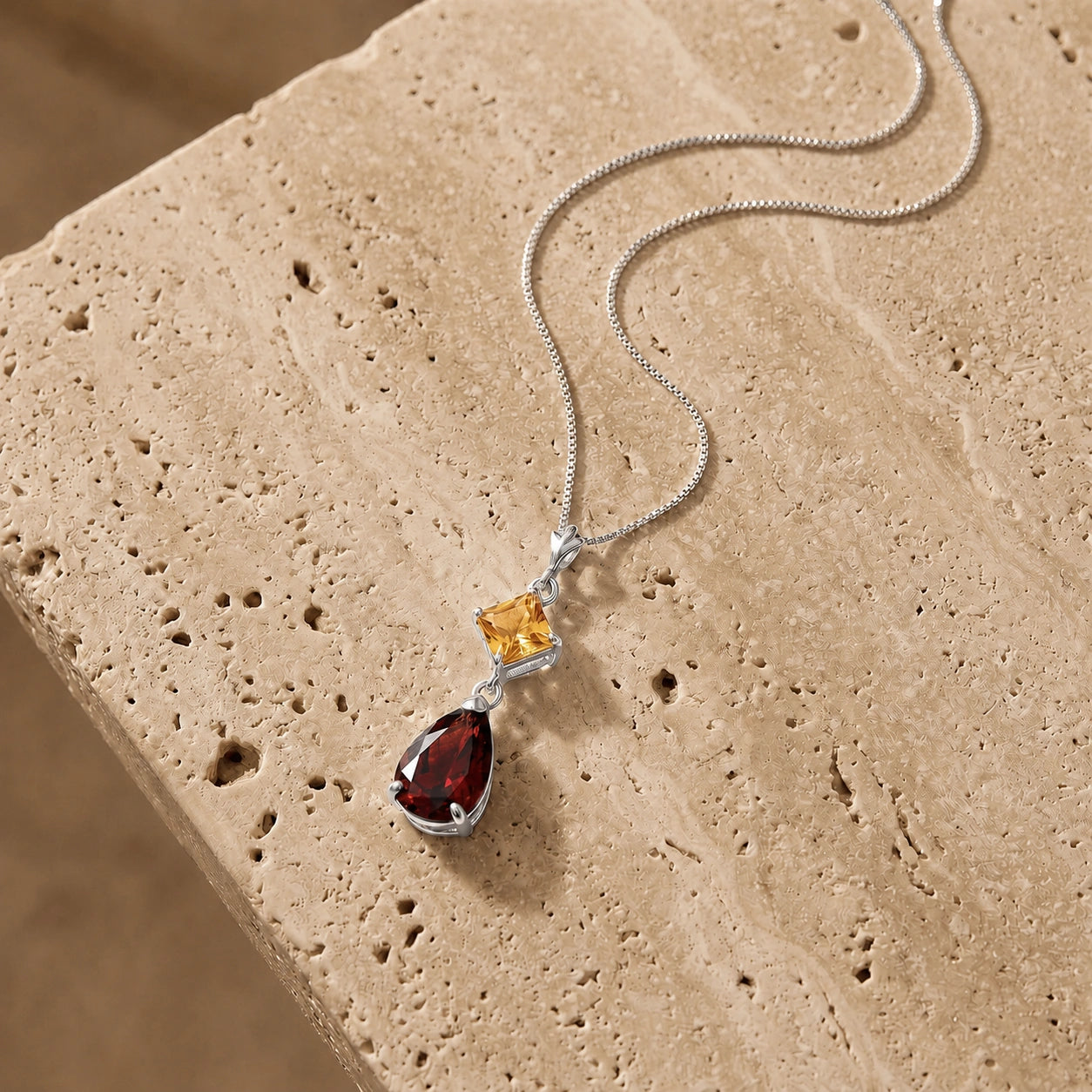 White Gold Classic Necklace Blue Topaz 10K — Palma