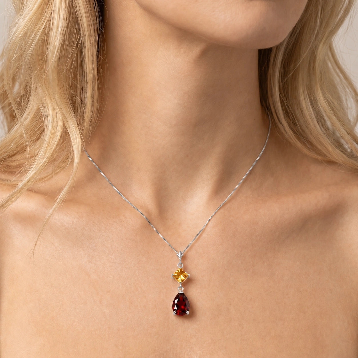 White Gold Classic Necklace Blue Topaz 10K — Palma