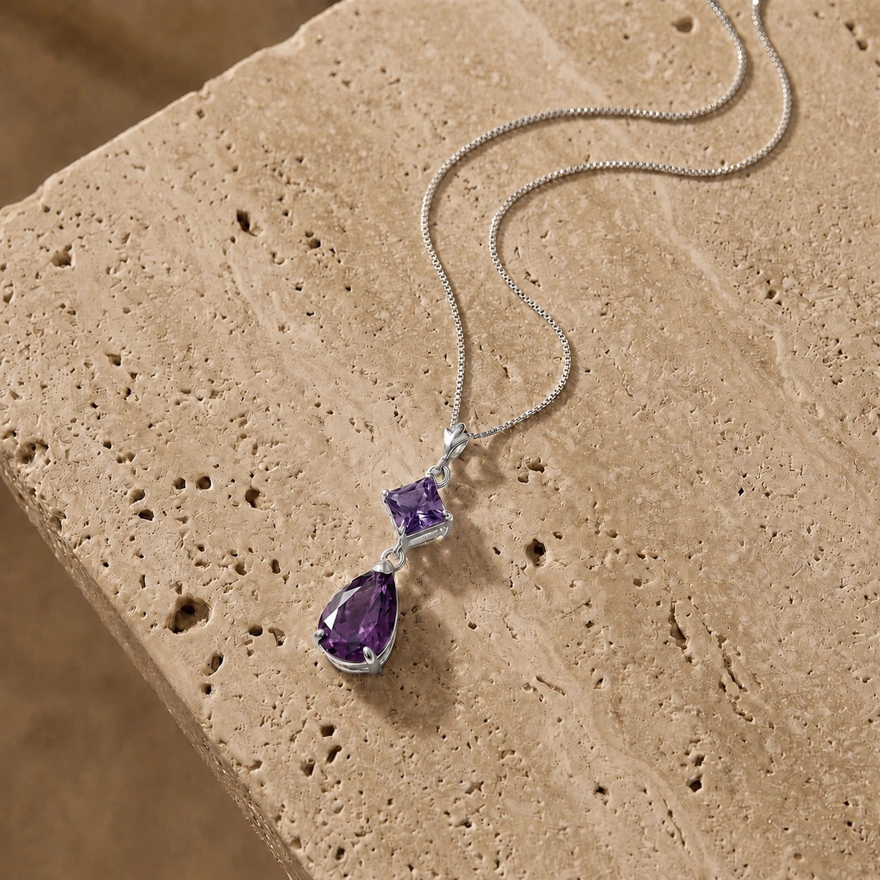 White Gold Classic Necklace Garnet 10K — Palma
