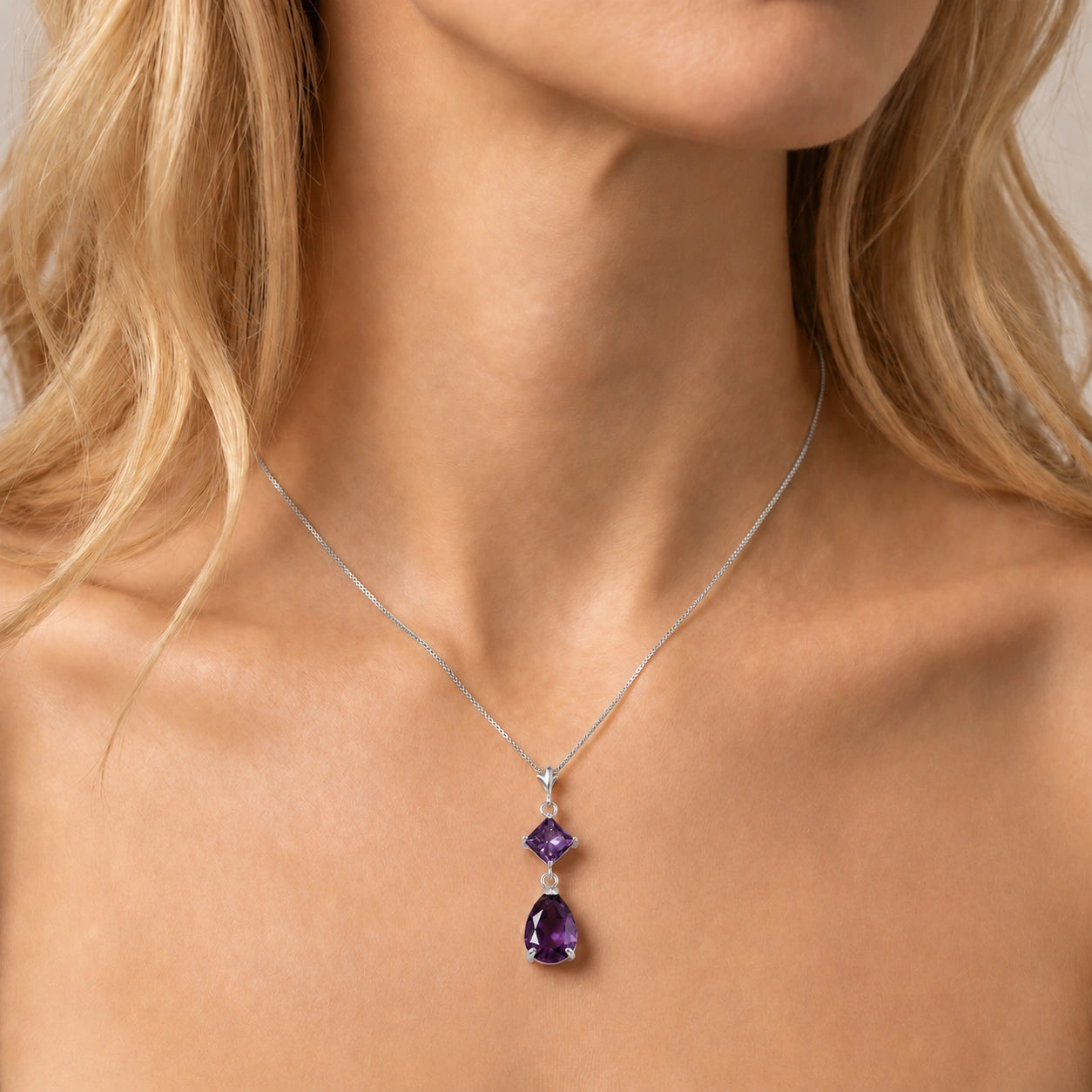 White Gold Classic Necklace Garnet 10K — Palma
