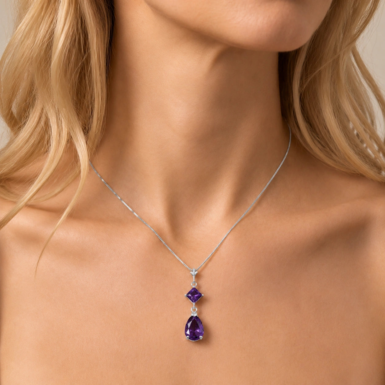 White Gold Classic Necklace Garnet 10K — Palma