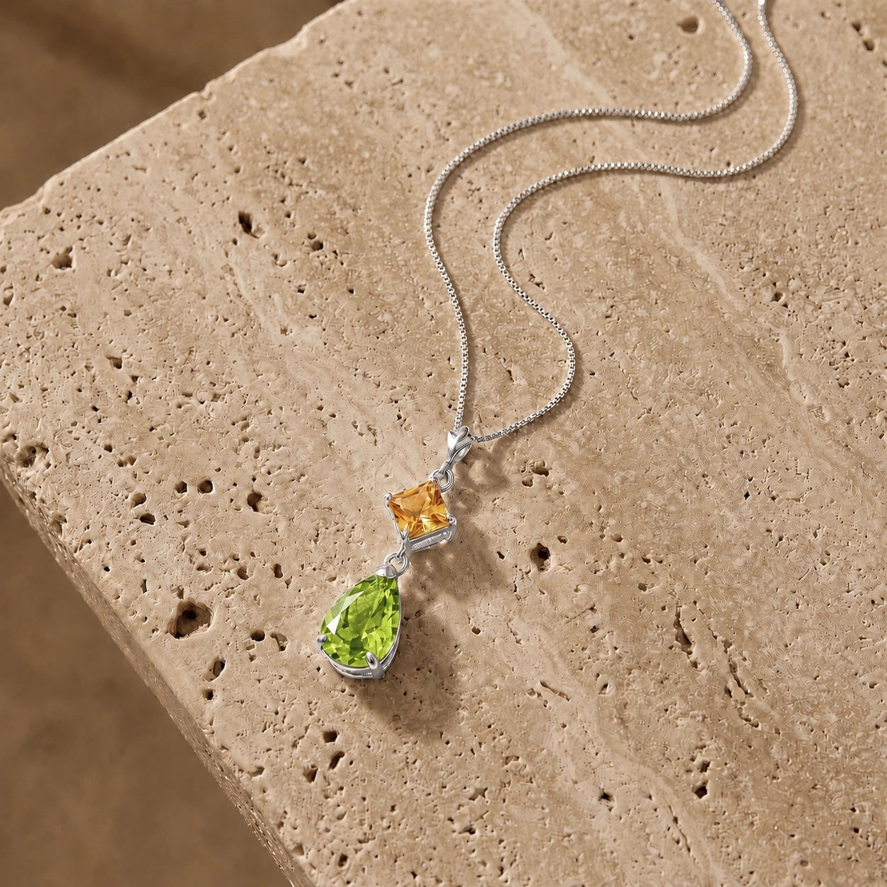 White Gold Classic Necklace Peridot 10K — Palma