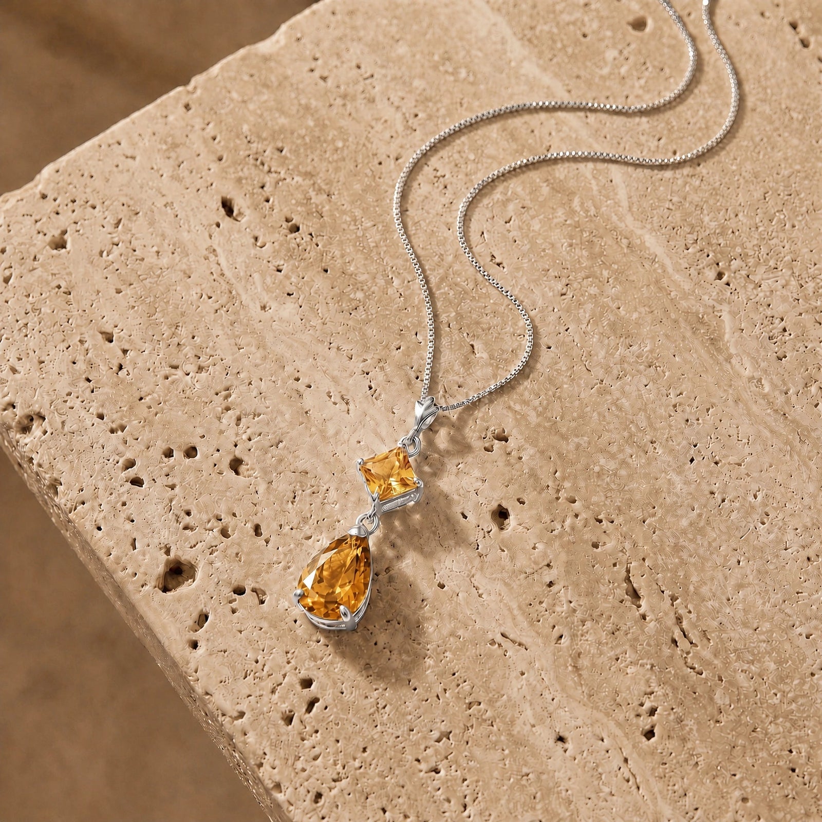 White Gold Classic Necklace Peridot 10K — Palma