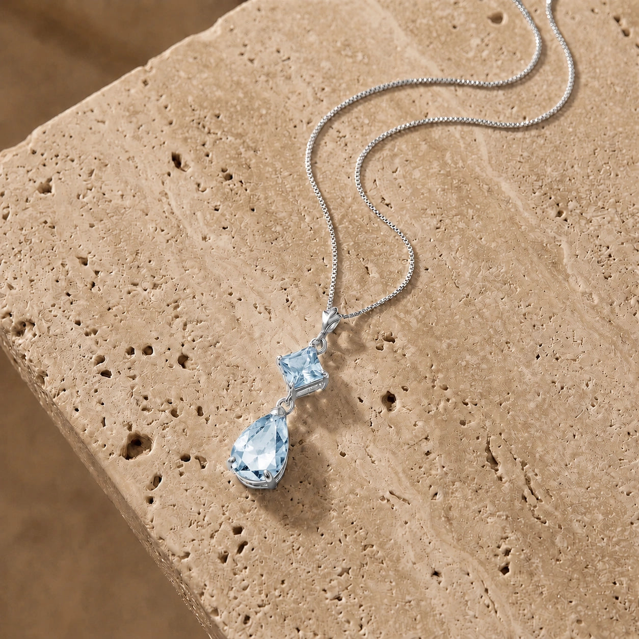 White Gold Classic Necklace Peridot 10K — Palma