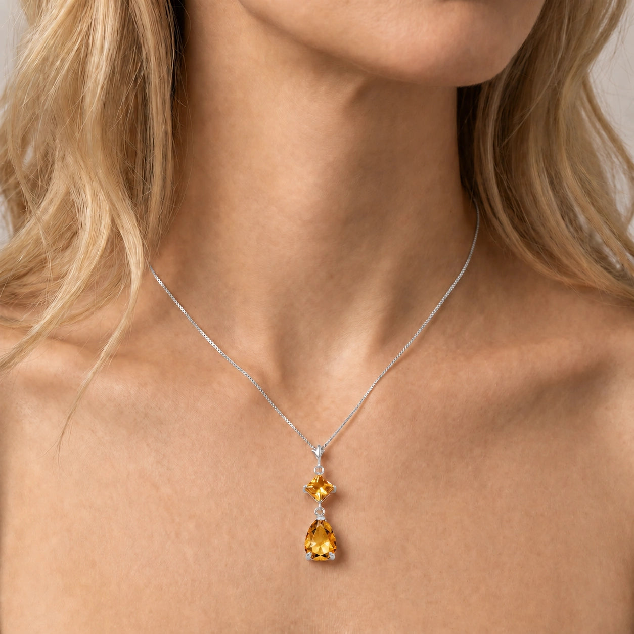White Gold Classic Necklace Peridot 10K — Palma