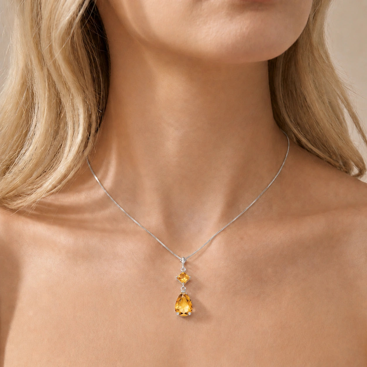 White Gold Classic Necklace Peridot 10K — Palma