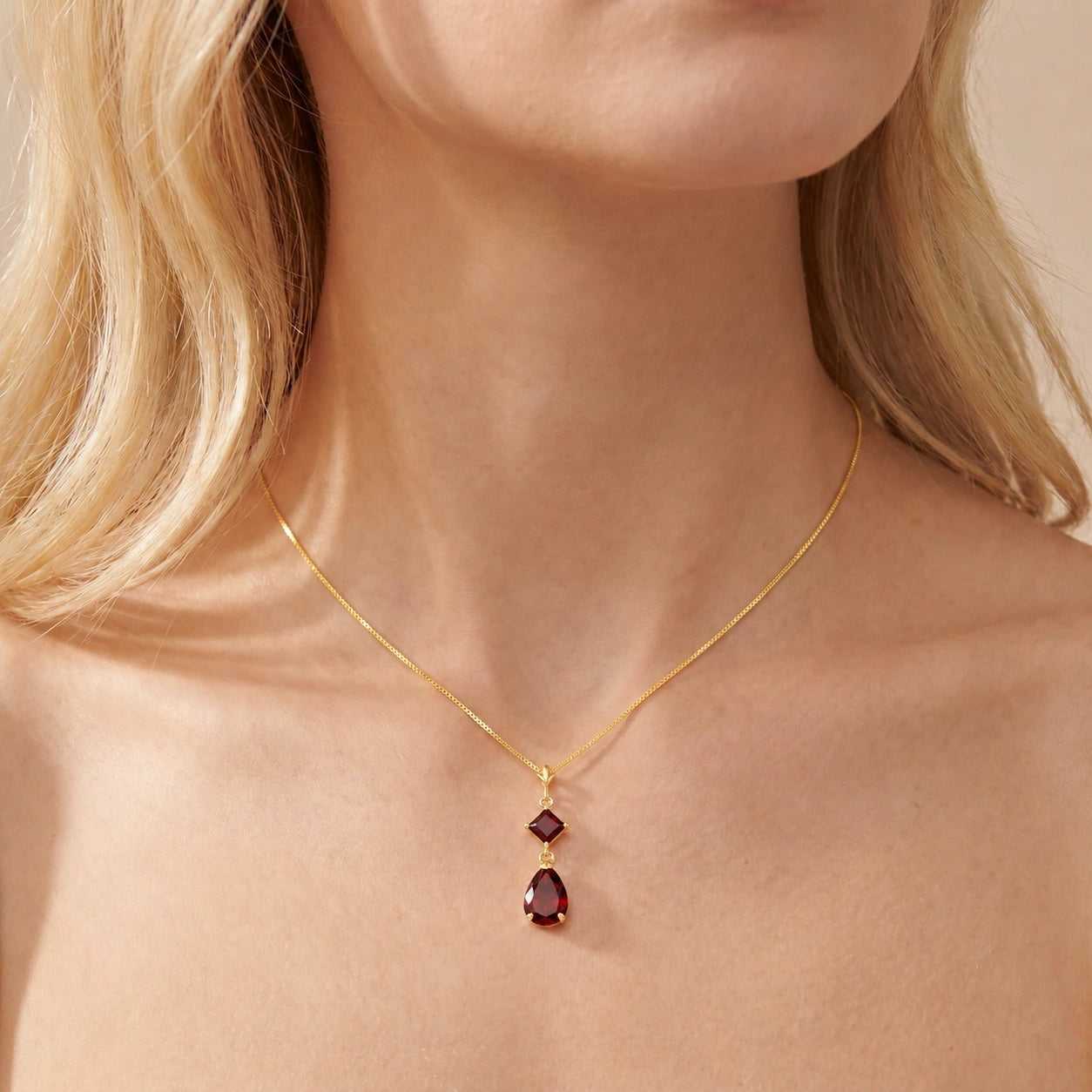 Yellow Gold Classic Necklace Peridot 10K — Palma
