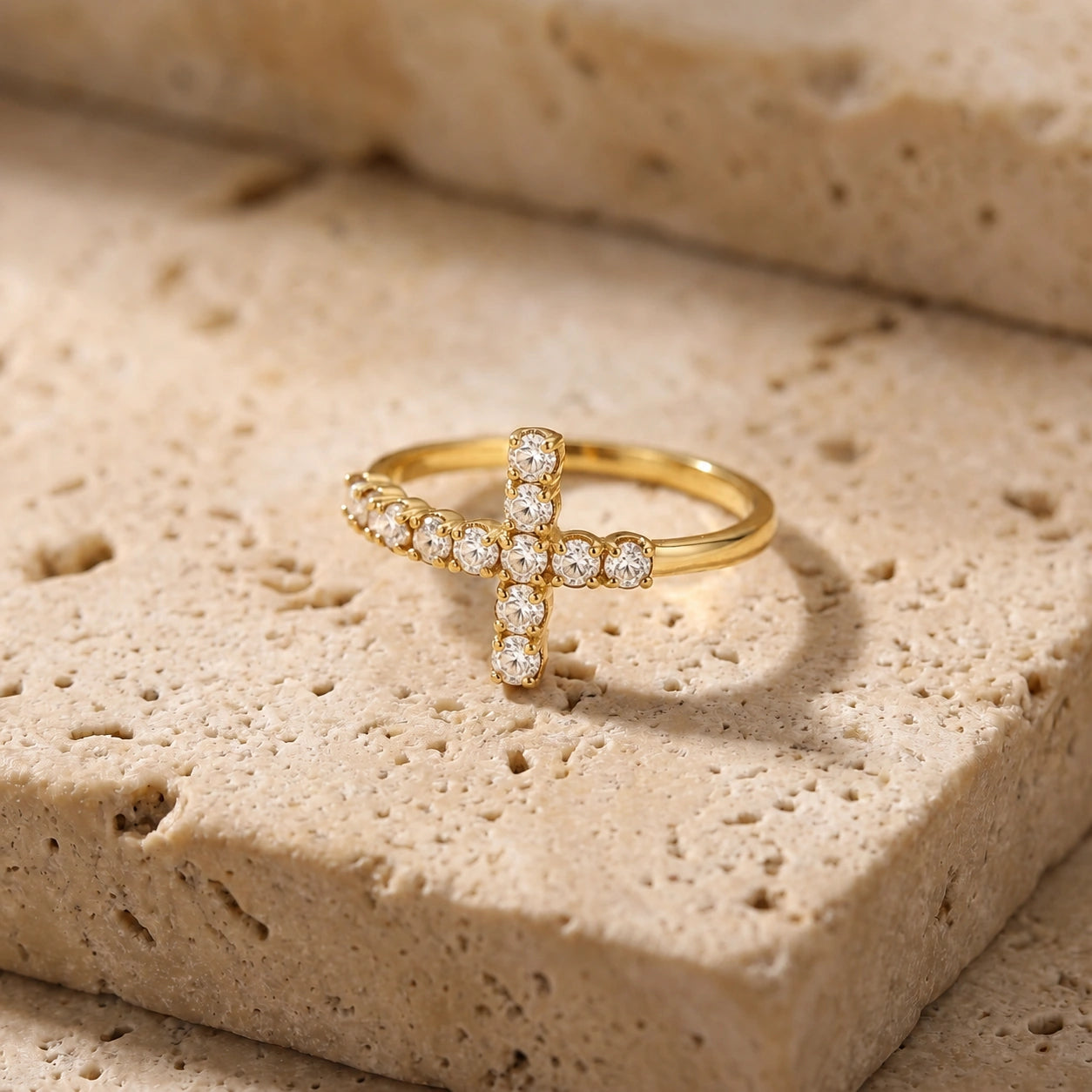 Yellow Gold Diamond — Gaia
