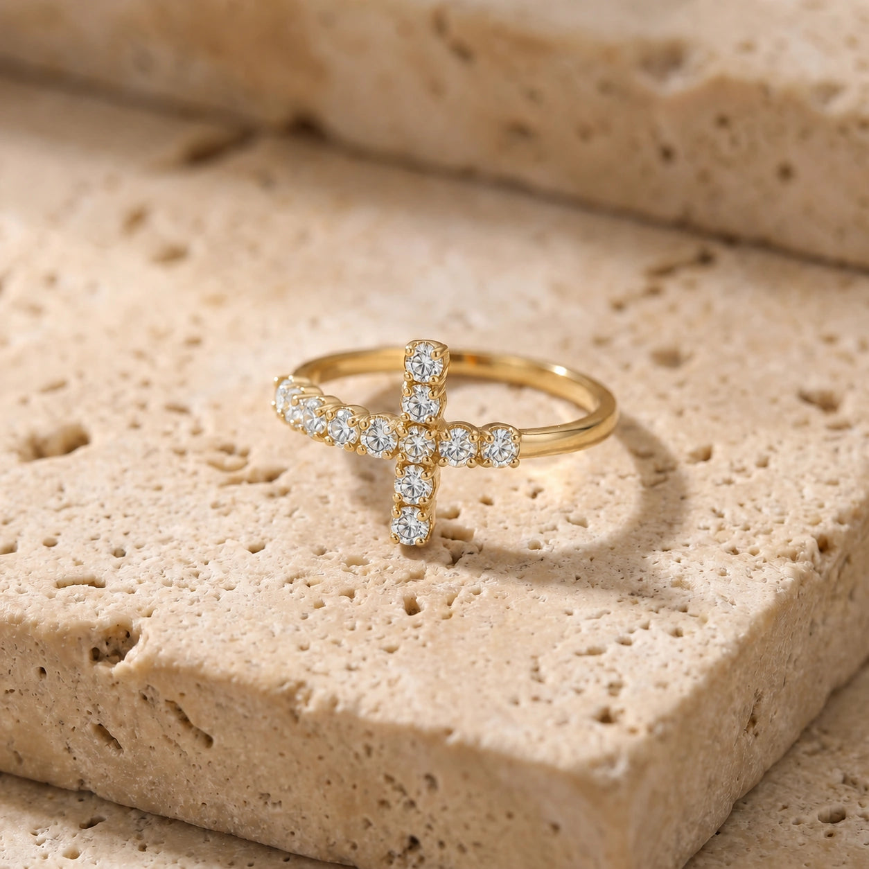 Yellow Gold Diamond — Gaia