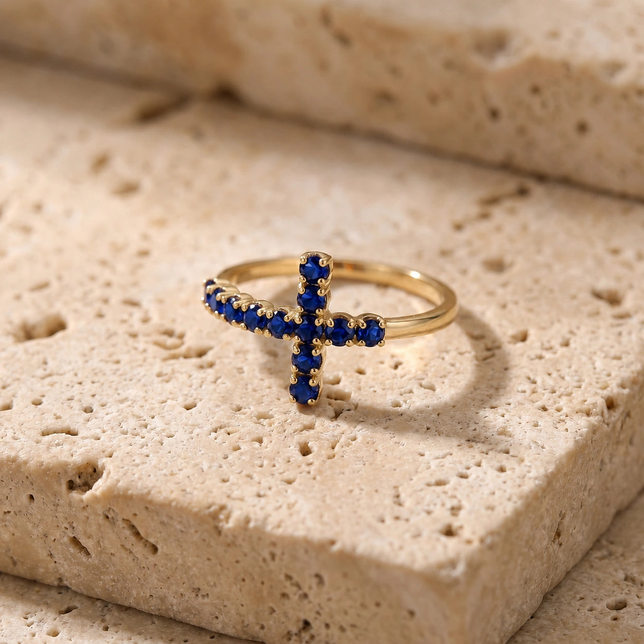 Yellow Gold Sapphire — Gaia