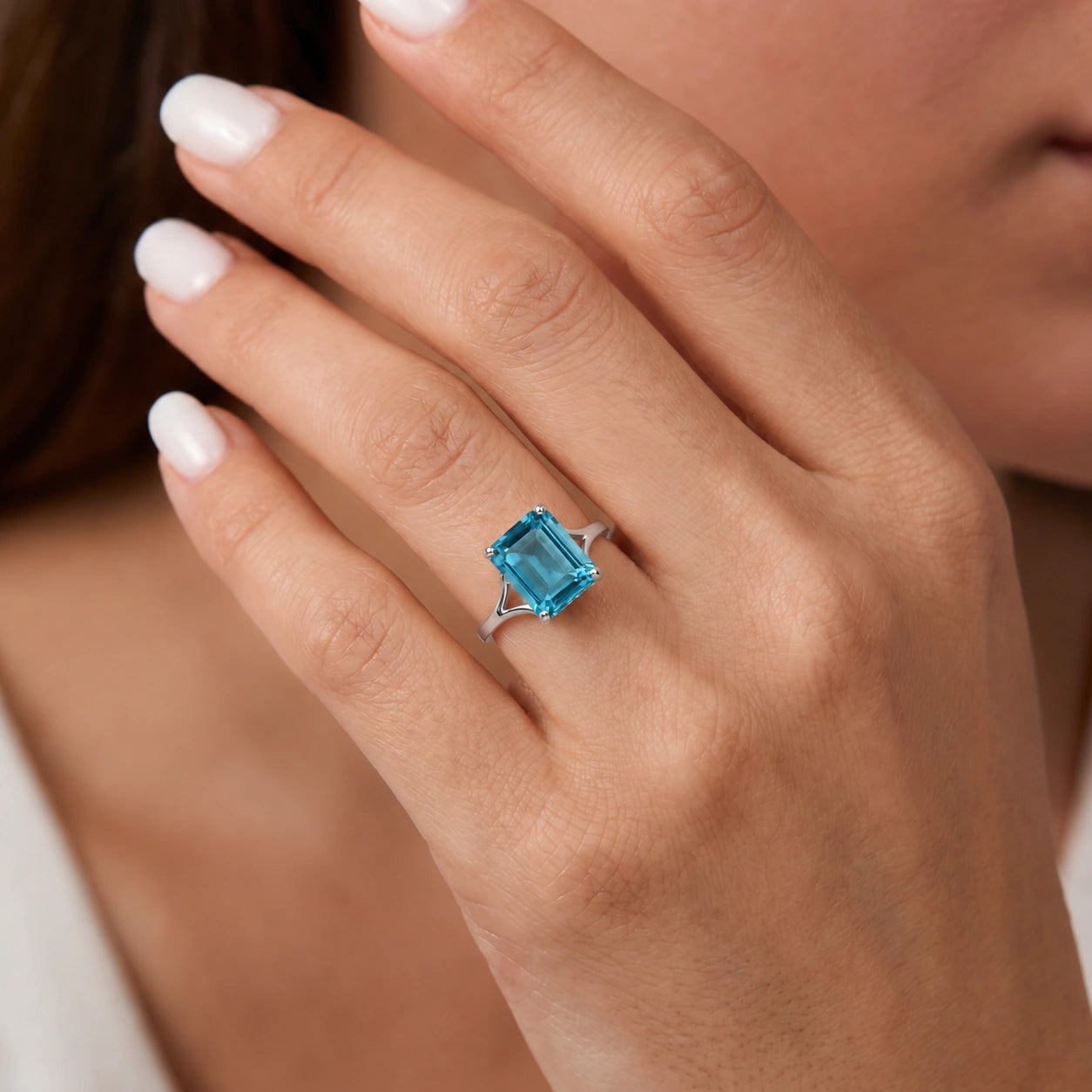 White Gold Blue Topaz — Geltrude