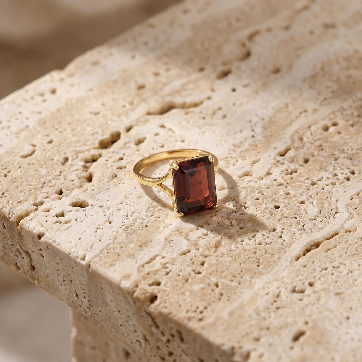 Yellow Gold Garnet — Geltrude