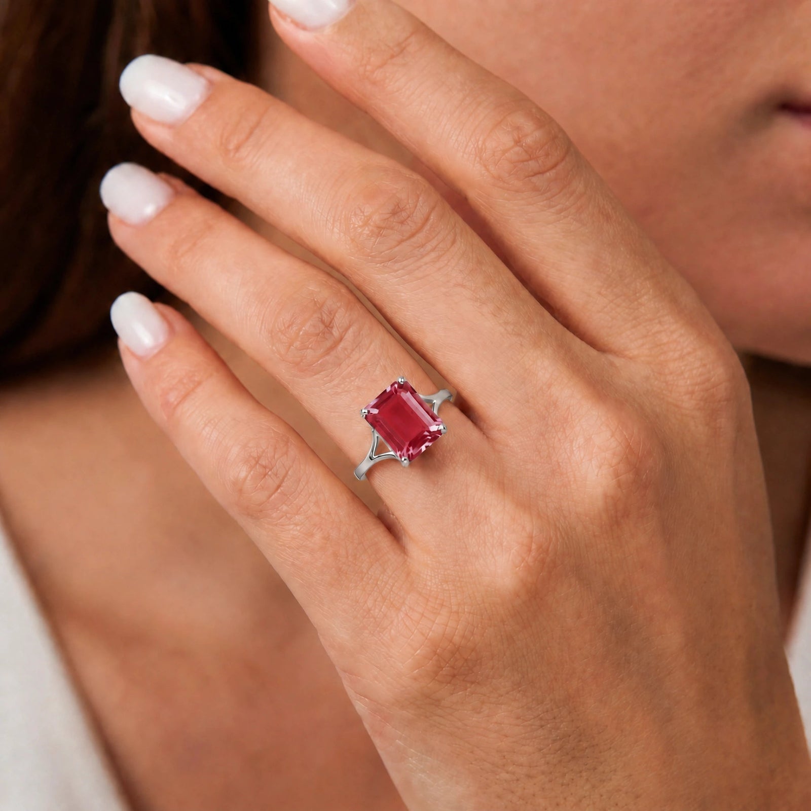 White Gold Ruby — Geltrude