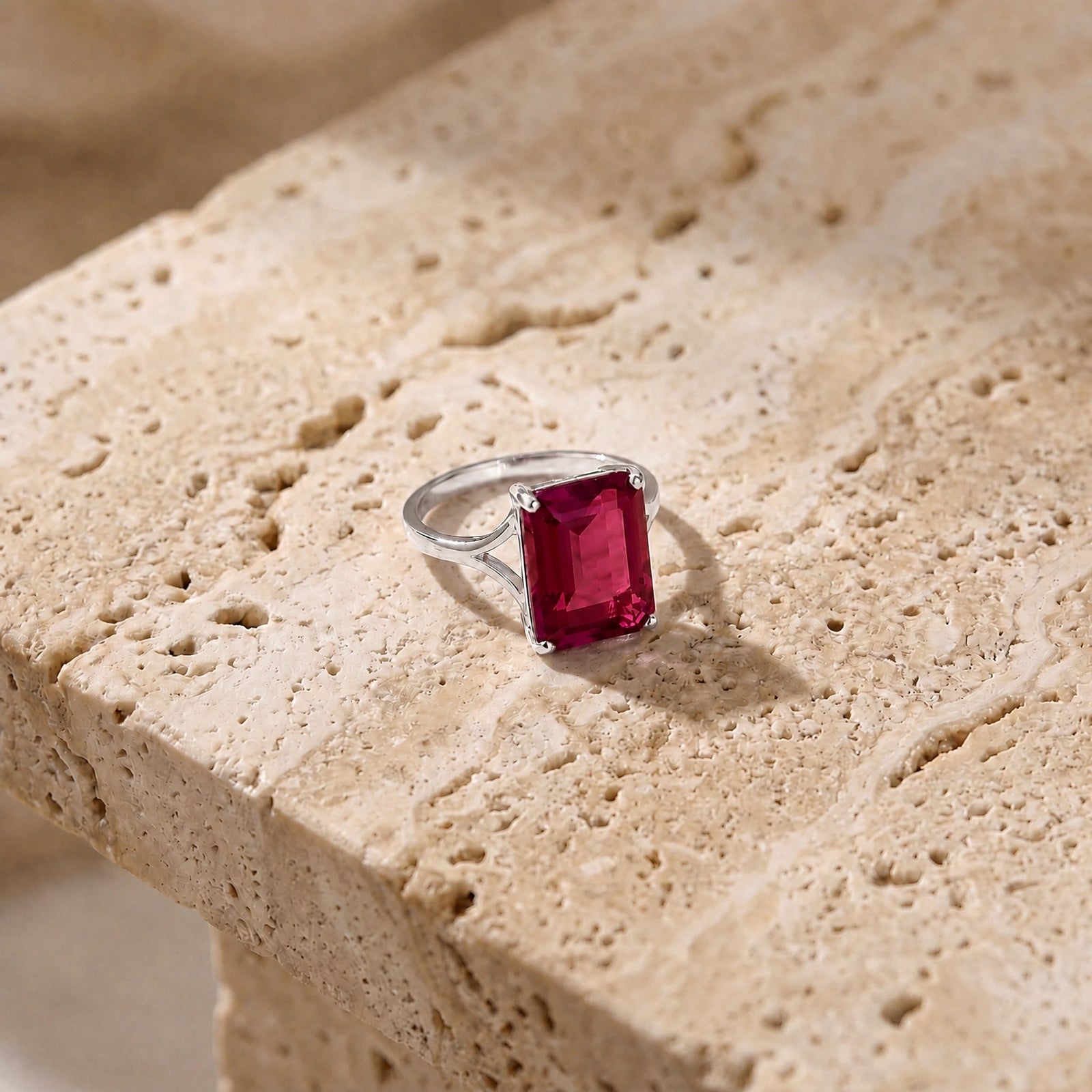 White Gold Ruby — Geltrude