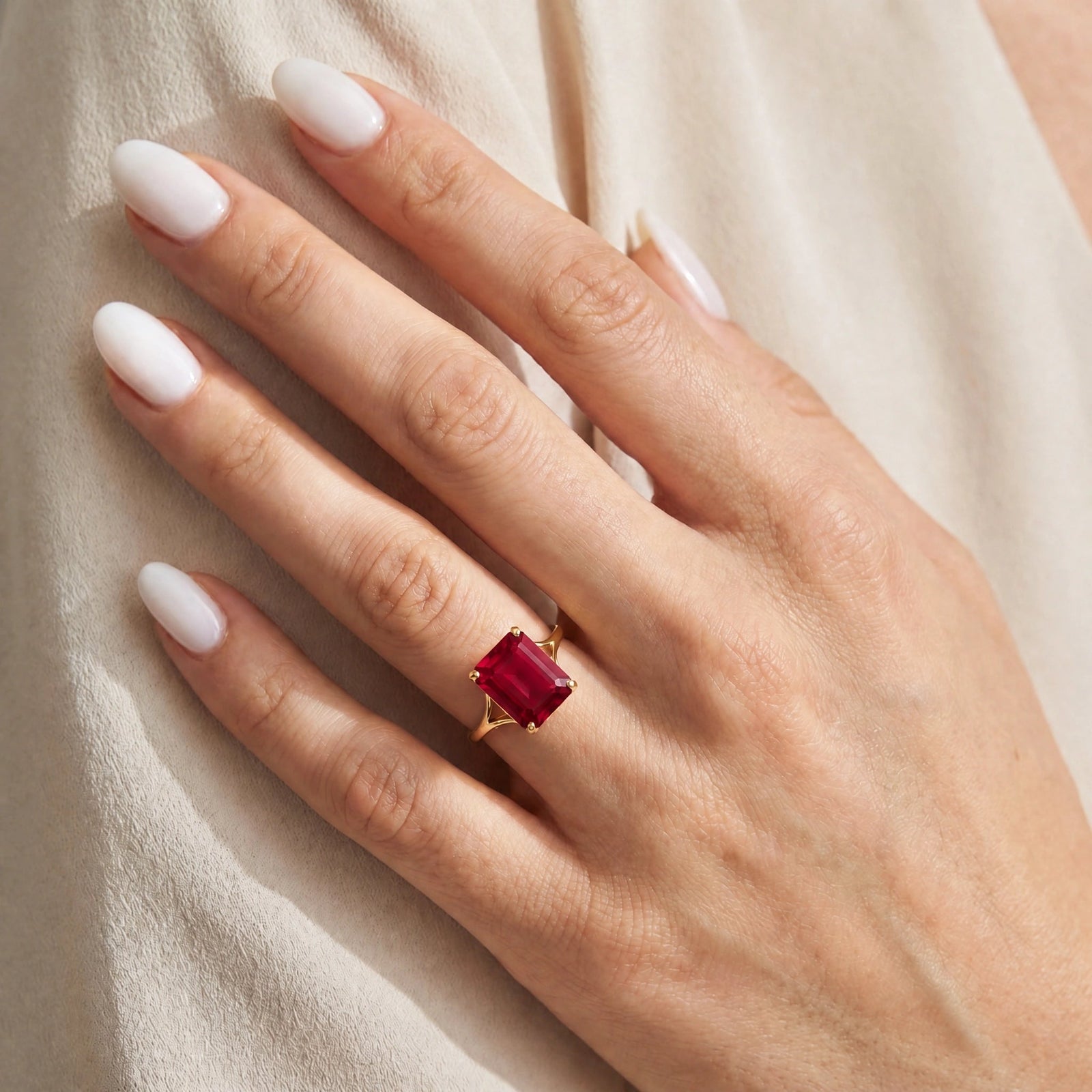 Yellow Gold Ruby — Geltrude