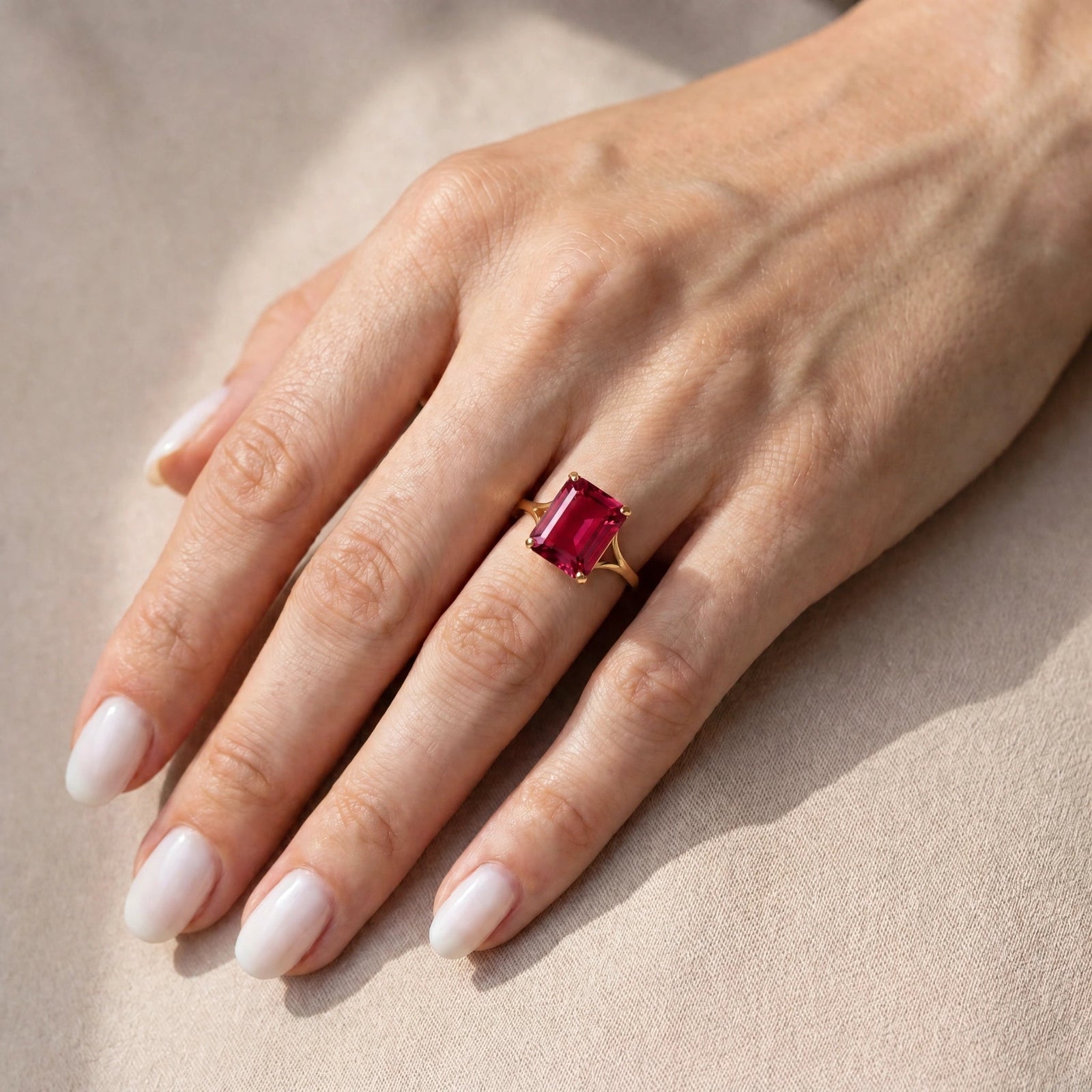 Yellow Gold Ruby — Geltrude