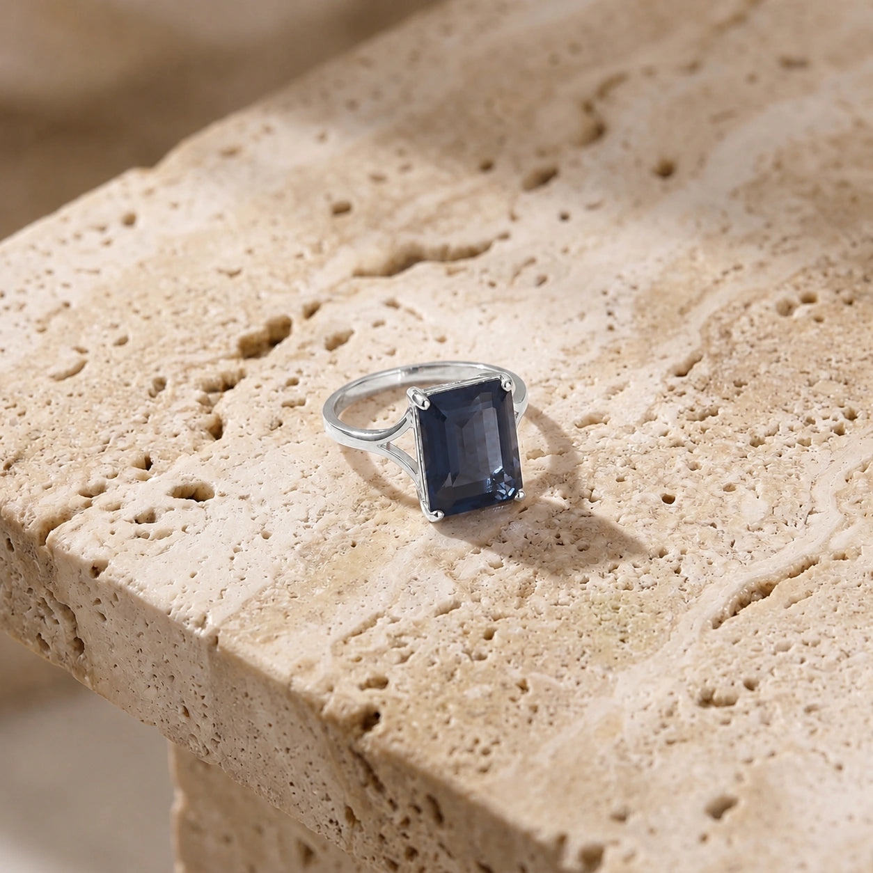White Gold Sapphire — Geltrude
