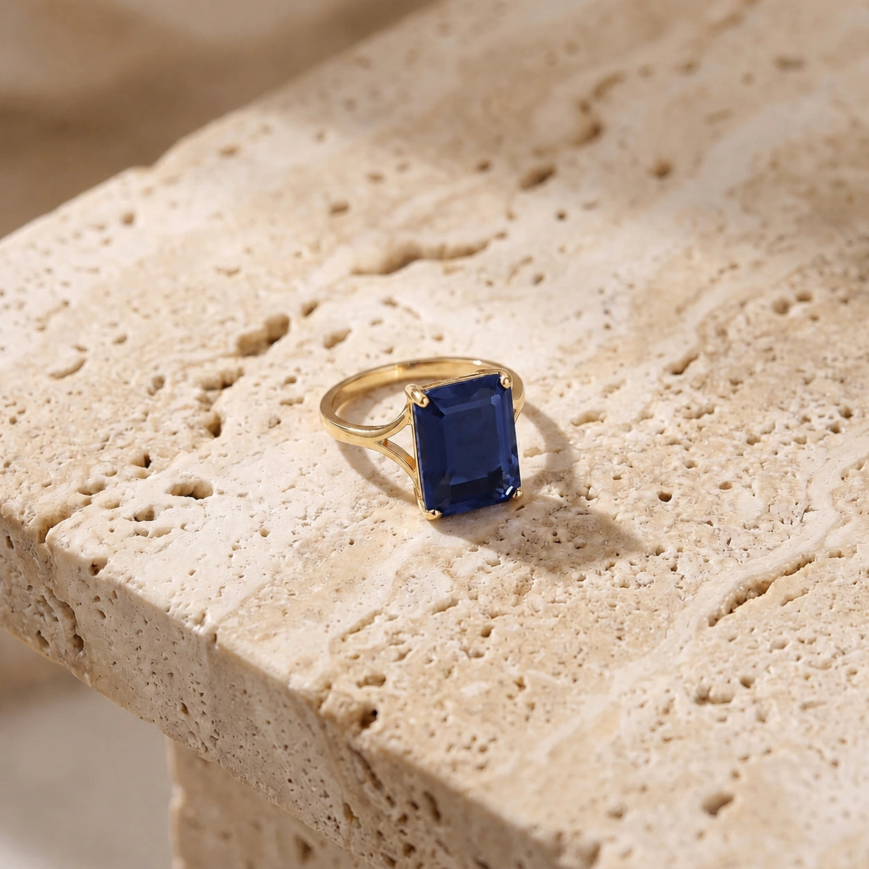 Yellow Gold Sapphire — Geltrude