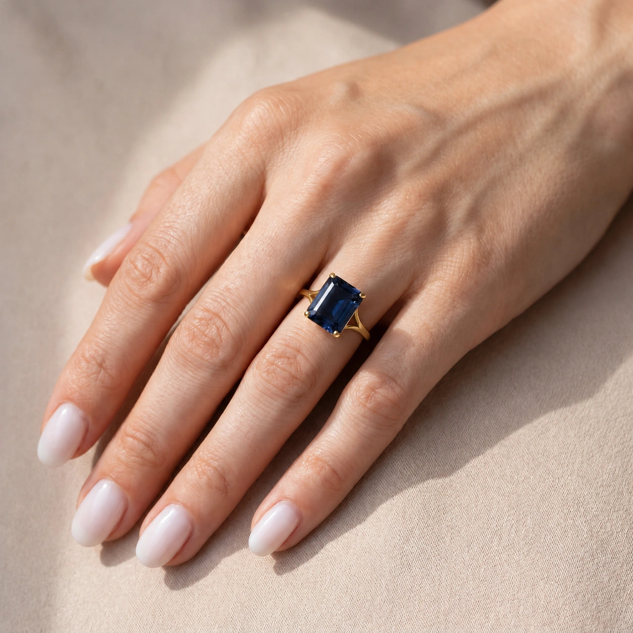 Yellow Gold Sapphire — Geltrude