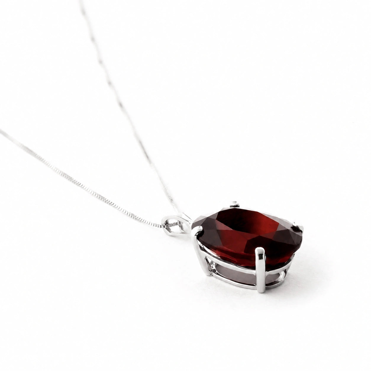 White Gold Atelier Necklace Garnet 10K — Gemma