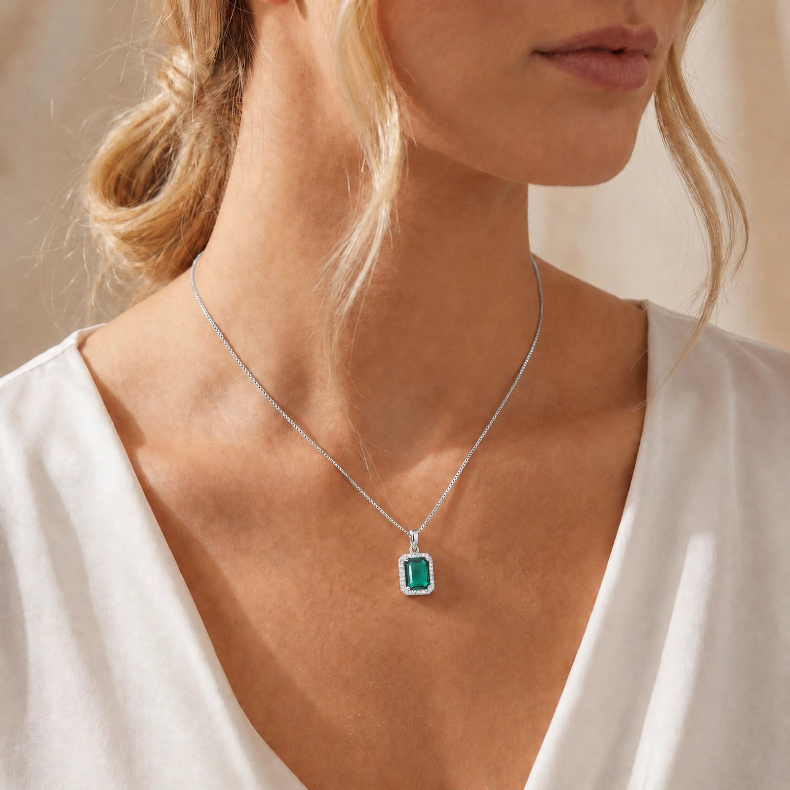 White Gold Emerald & Diamond — Alberica