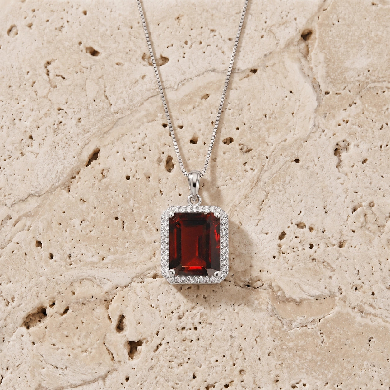 White Gold Garnet & Diamond — Alberica