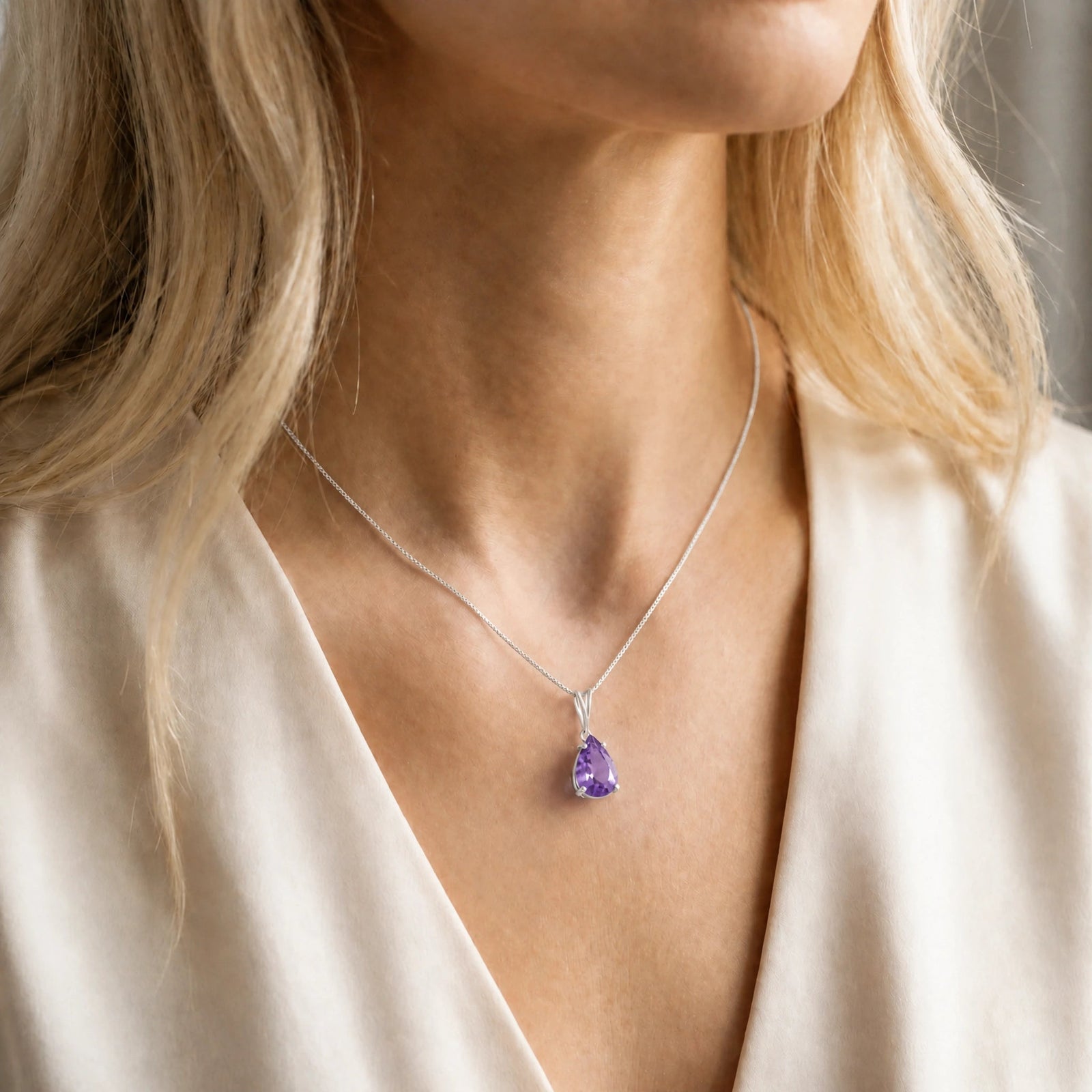 White Gold Amethyst — Gentile