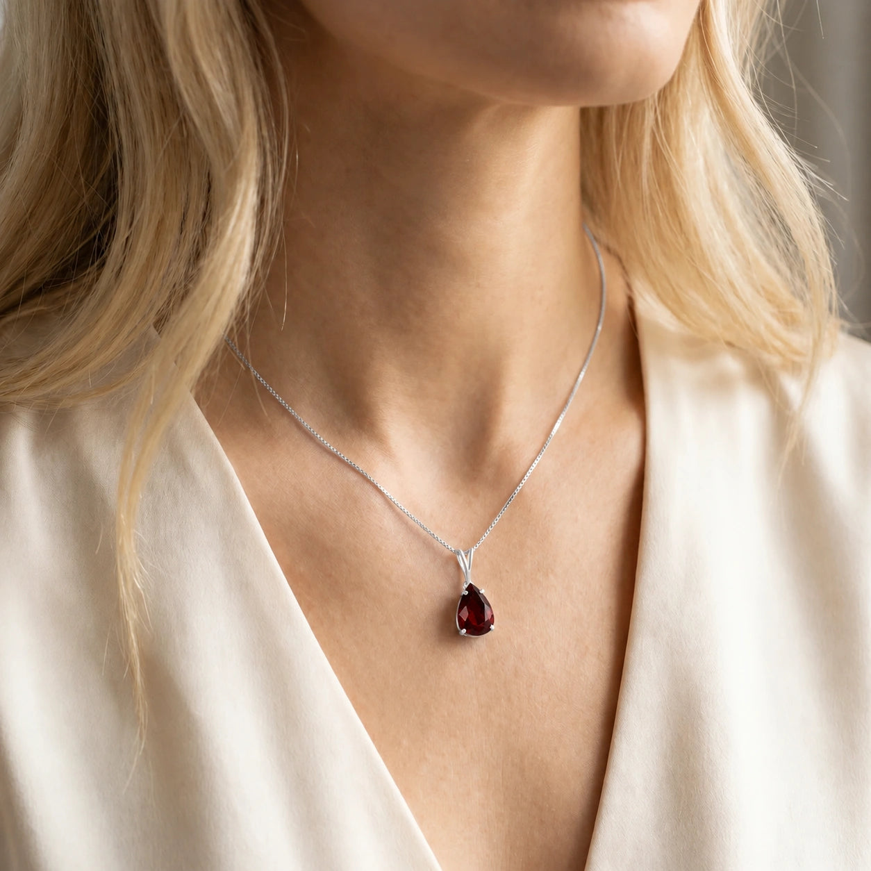 White Gold Garnet — Gentile