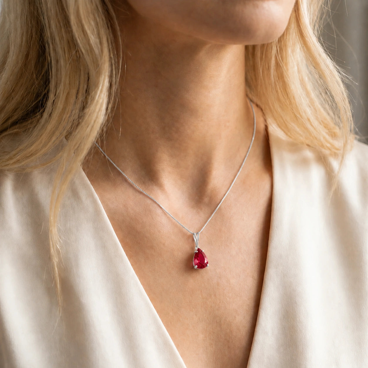 White Gold Ruby — Gentile