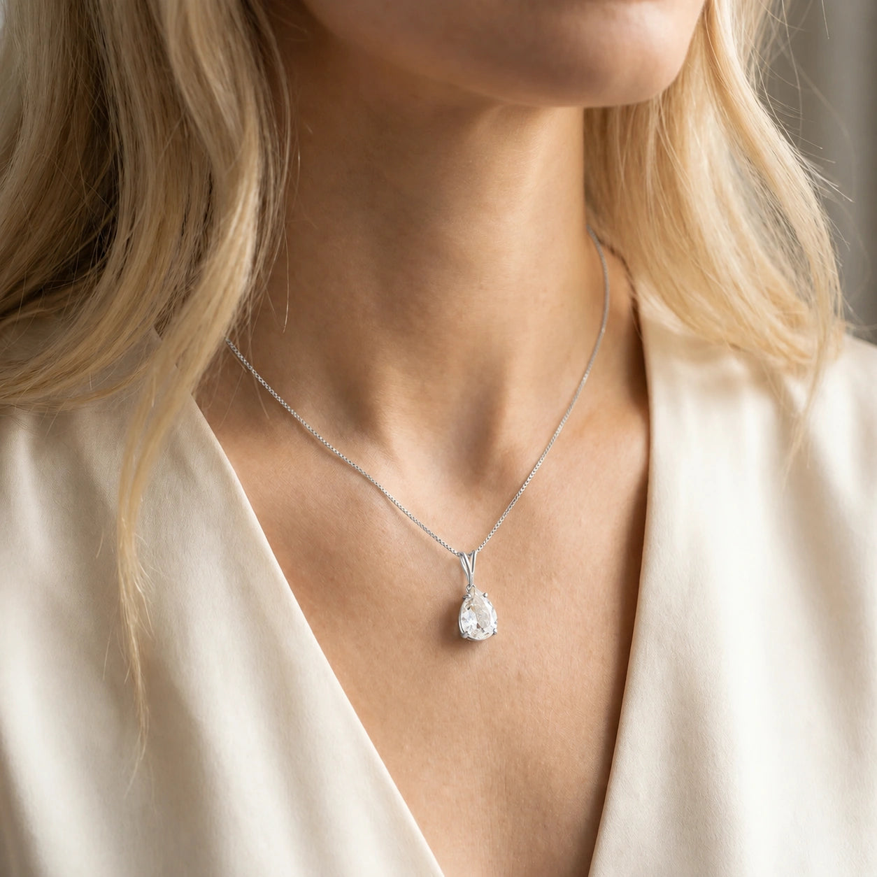 White Gold White Topaz — Gentile