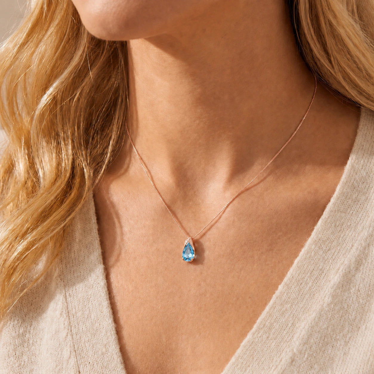 Rose Gold Pendant Necklace Blue Topaz 10K — Gilda