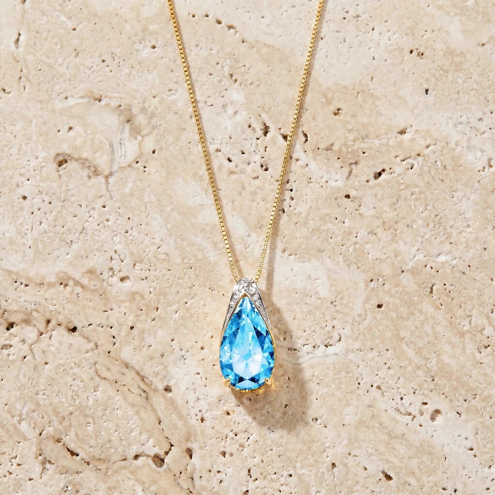 Yellow Gold Pendant Necklace Blue Topaz 10K — Gilda