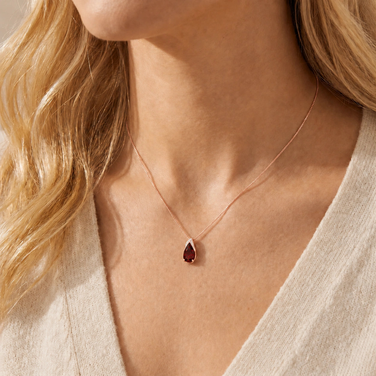 Rose Gold Pendant Necklace Garnet 10K — Gilda