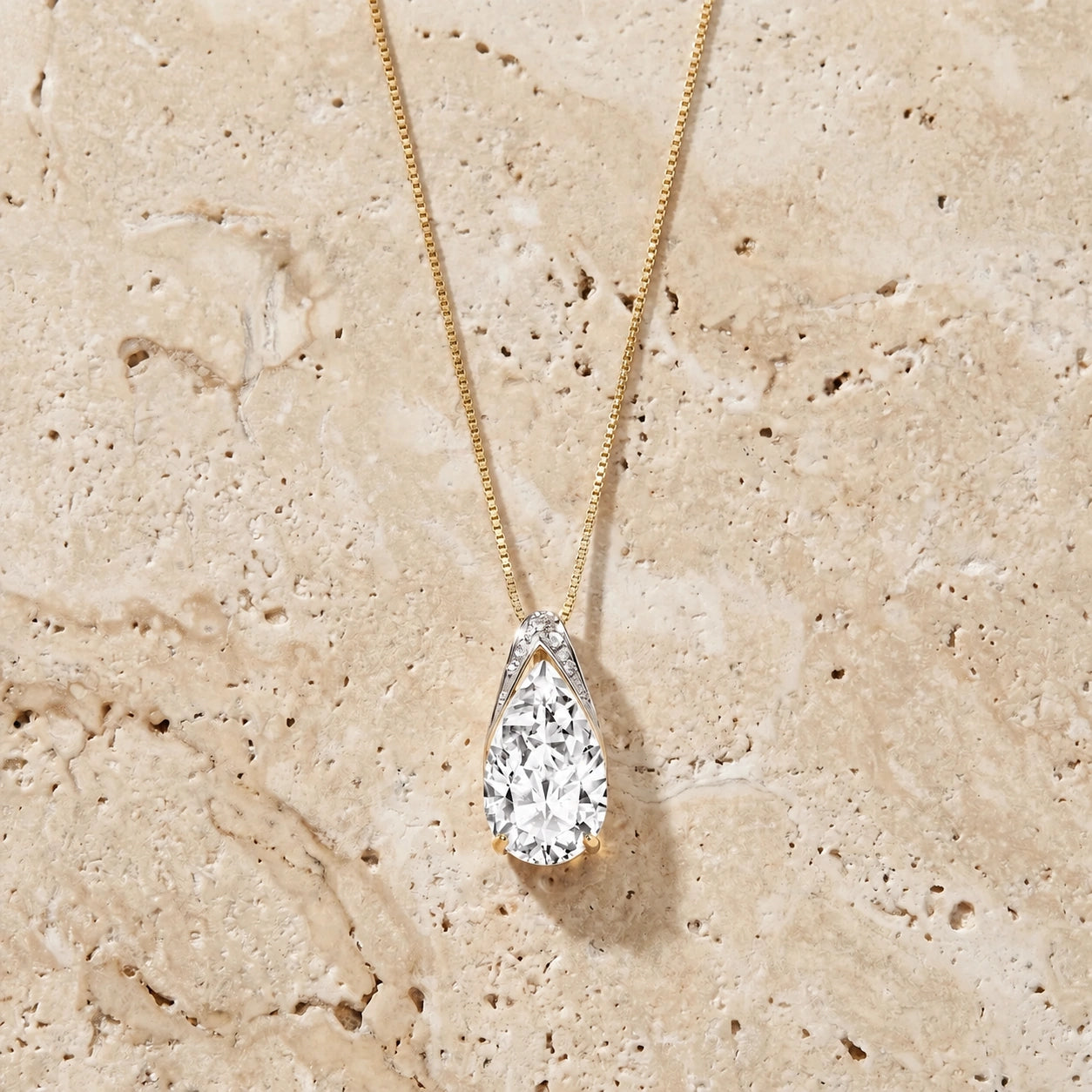 Yellow Gold Pendant Necklace White Topaz 10K — Gilda
