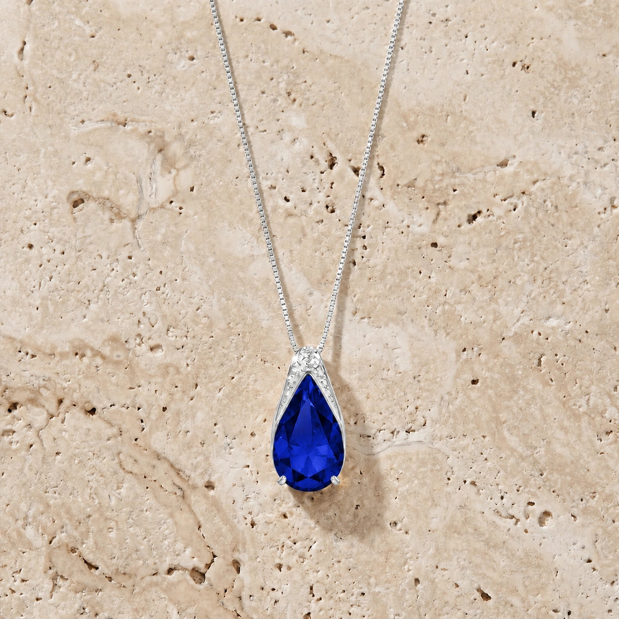 White Gold Pendant Necklace Sapphire 10K — Gilda