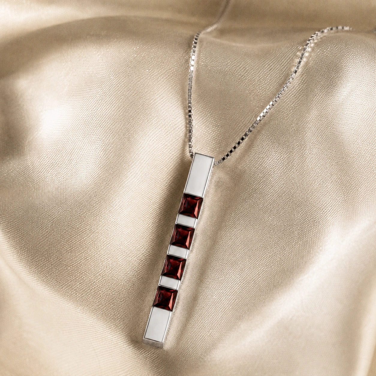 White Gold Eternal Necklace Garnet 10K — Gioconda