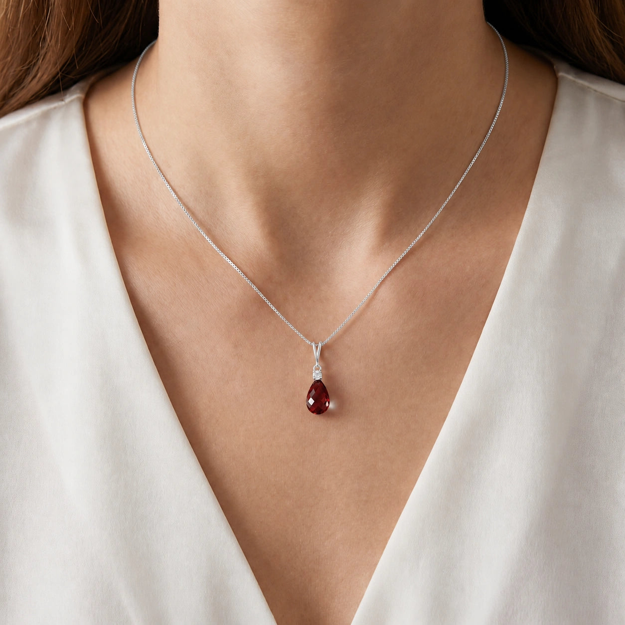 White Gold Diamond & Garnet — Genoveva