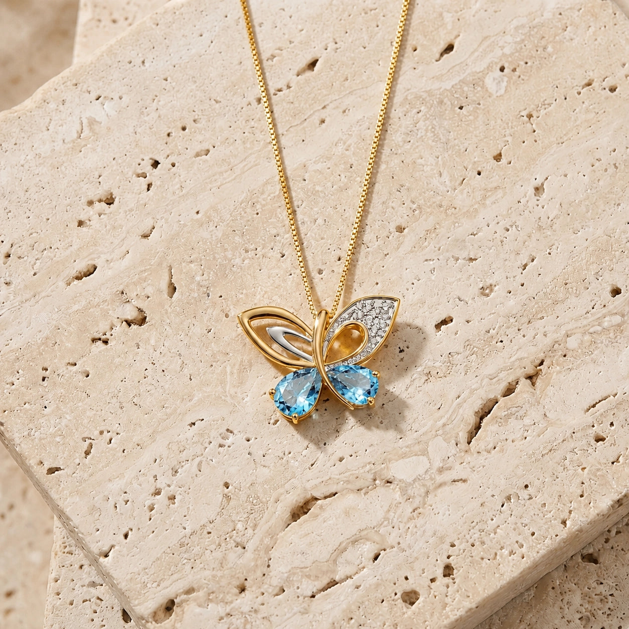 Yellow Gold Classic Pendant Necklace Blue Topaz 10K — Fedora