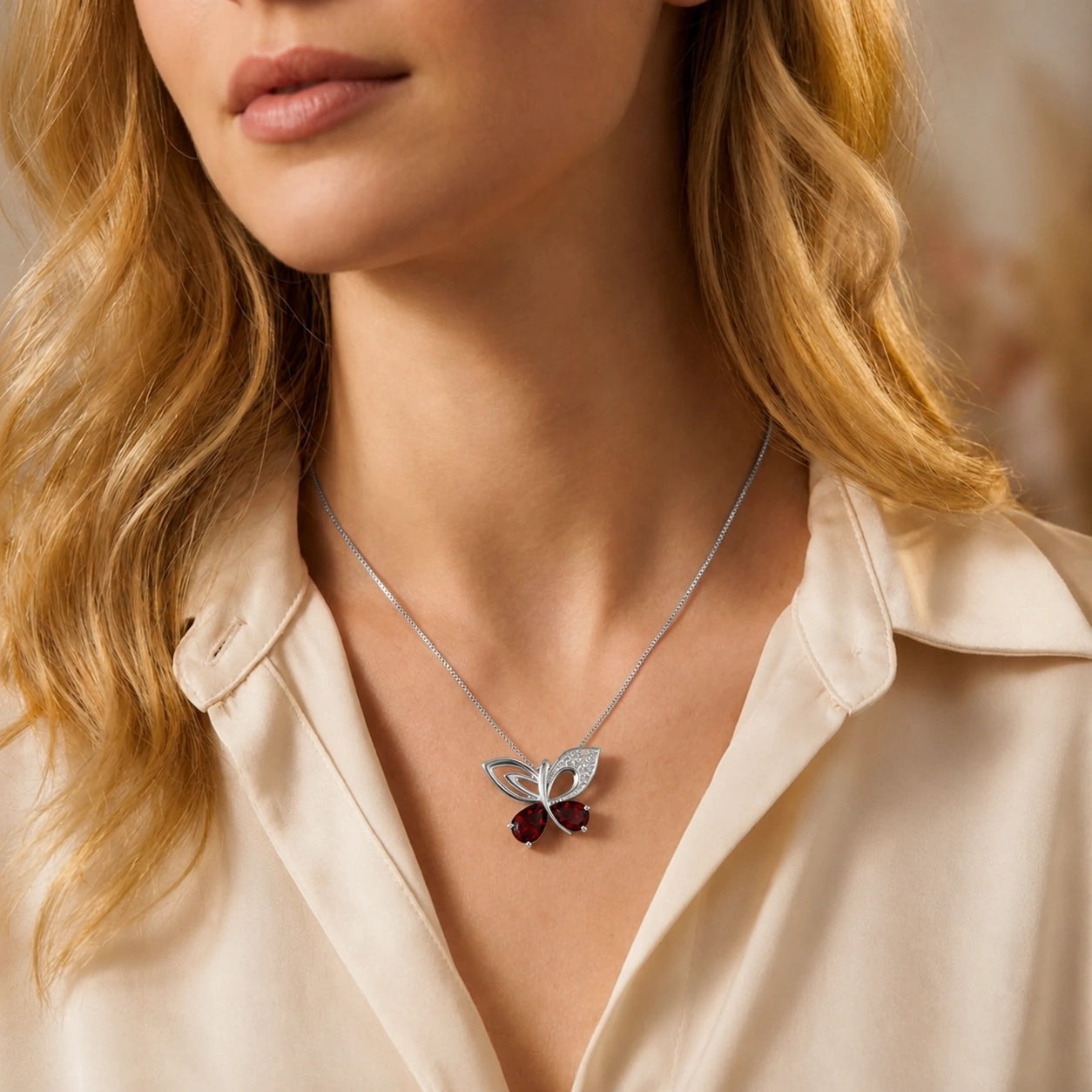 White Gold Classic Pendant Necklace Garnet 10K — Fedora