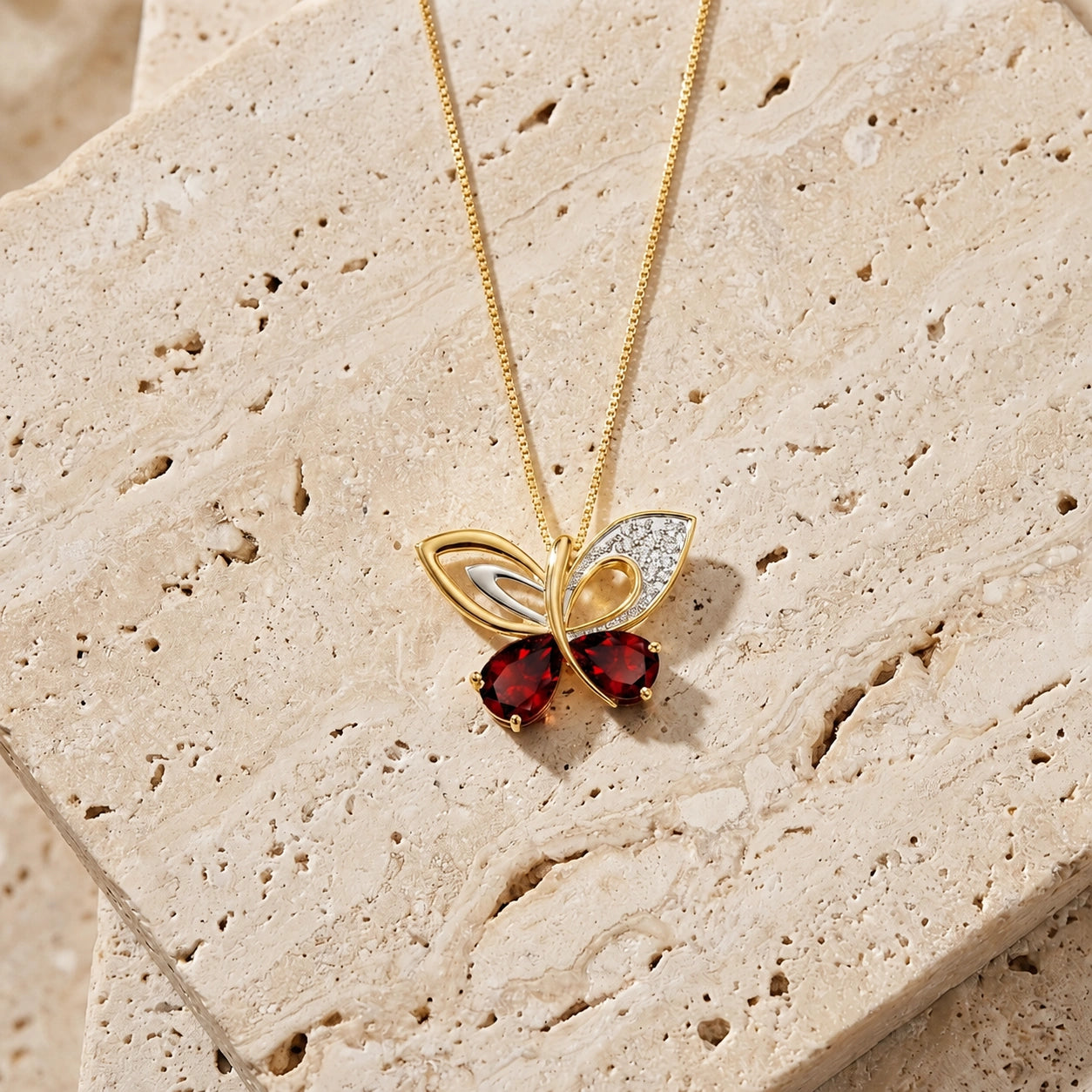 Yellow Gold Classic Pendant Necklace Garnet 10K — Fedora